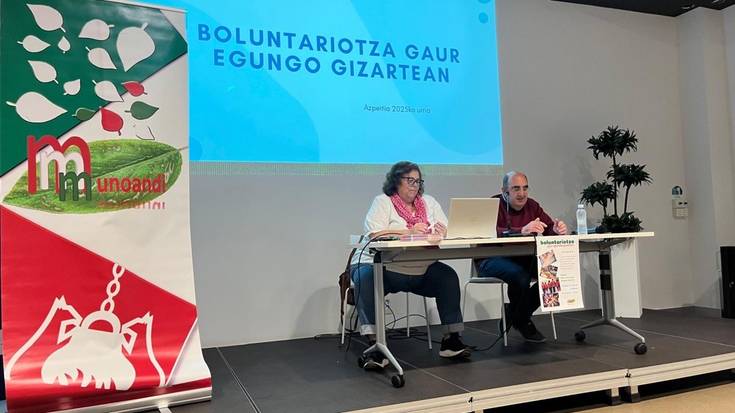 Boluntariotzaz hitzaldia eman du Miren Gurrutxagak