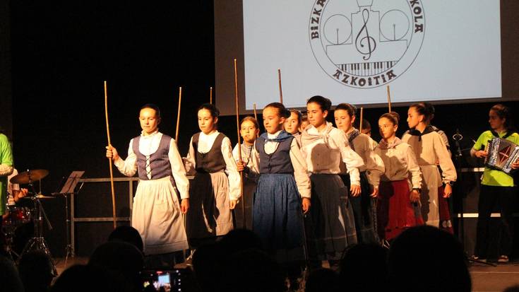 Bizkargi eskolak Santa Zeziliaren omenezko emanaldia eskainiko du bihar