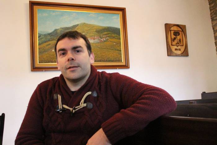 "Hasieran ez nintzen politikari sentitzen, gero joan naiz sentitzen"