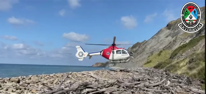 Beste bi lagun atera zituzten atzo helikopteroz harraldetik