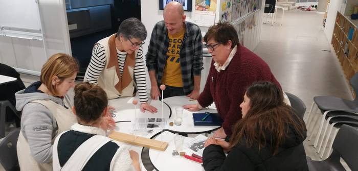 Euskal Kostaldeko Geoparkeko ikastetxeetako irakasleak hezkuntza geozientifikoa sustatzeko ekimenean parte hartzen ari dira egunotan