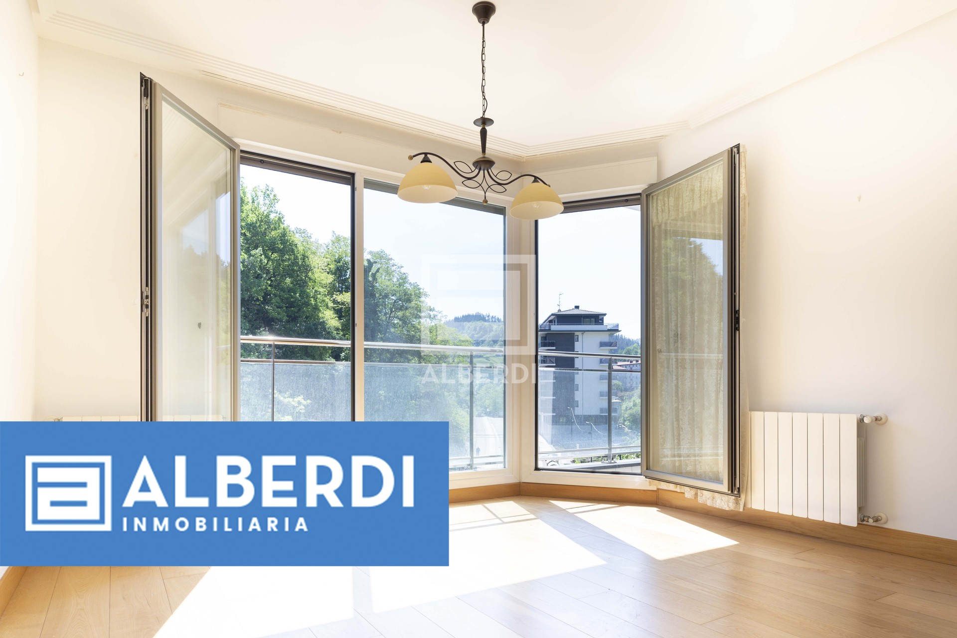 Alberdi Inmobiliaria: etxebizitza ikusgarria Burdiñoleta kalean