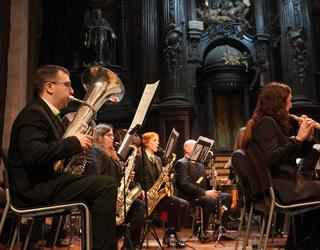 Azpeitiko Musika Bandak Gabonetako doinuekin alaitu du Sanagustin beste urte batez