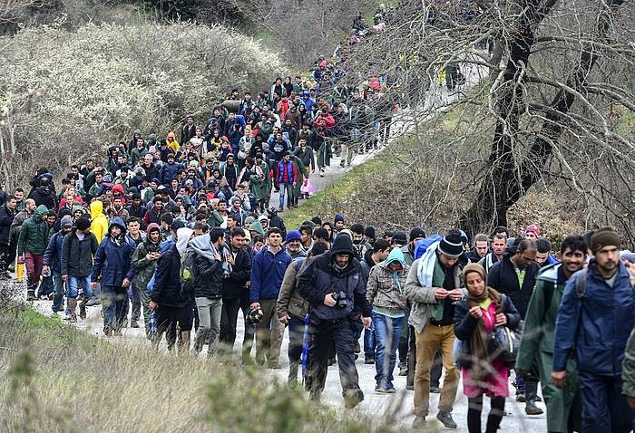 Errefuxiatuen gaia landuko duen lan-taldea osatu nahi du Elkar-ekinek, astezkeneko hitzaldiaren ondoren