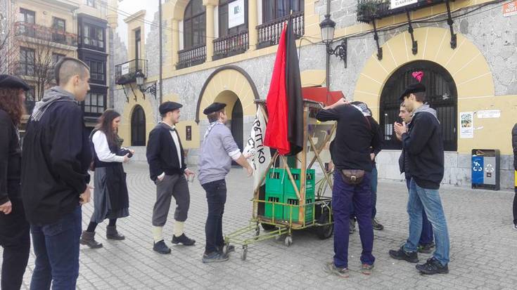 Bi urteren ostean, Gaztetxeko sagardo karroa aterako dute santotomasetan