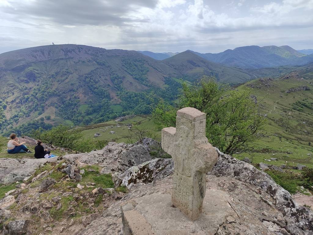 Lapurdira, datorren igandean