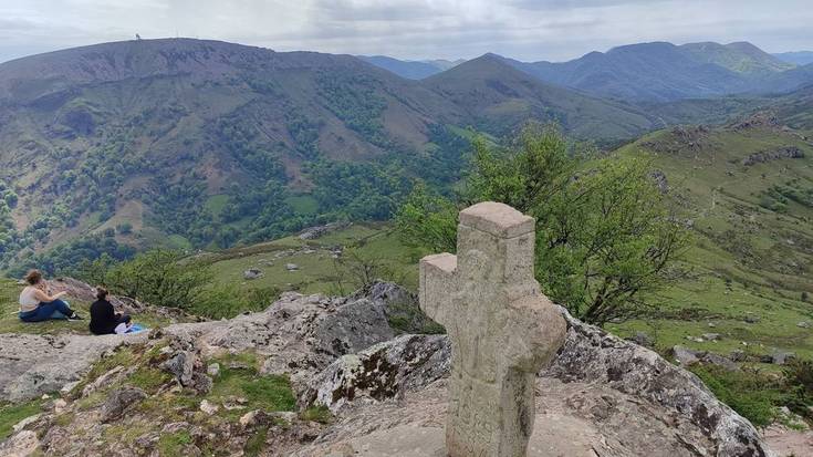 Lapurdira, datorren igandean