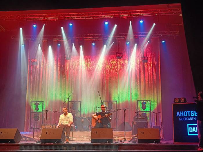 Isuo: "Neurri batean, margo abstraktu bat bezala ikusten dut diskoa"