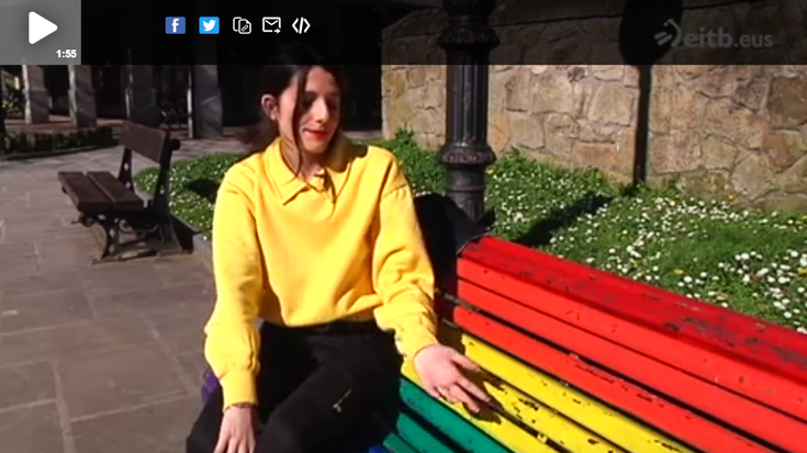 Chloe Cruz zarauztarra elkarrizketatu dute ETBko albistegian