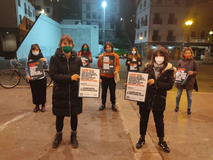 Indarkeria matxista deuseztatzera bidean, erantzukizunak hartzeko eskatu du Zumaiako Mugimendu Feministak