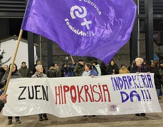 Indarkeria matxistaren aurkako aldarriak lau haizetara zabaldu dituzte eskualdeko herritarrek