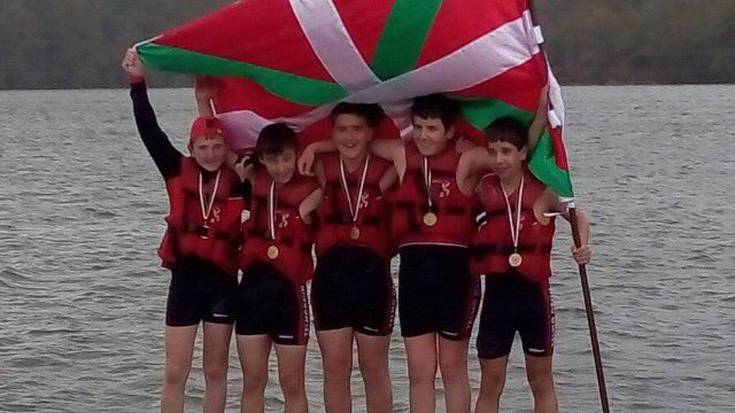 Euskadiko batel txapelketa: lehenak infantil mutiletan eta hirugarren emakumezko absolutoetan