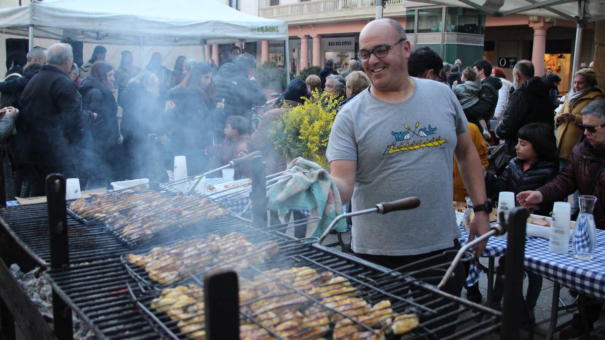 Merkatua Bizirik elkarteak hirugarren urteurrena ospatuko du etzi