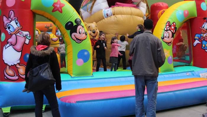 Haurrentzako puzgarriak eta apar festa izango dira Orioko plazan, asteazkenean