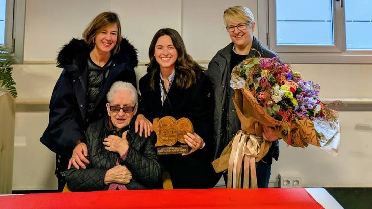 Gaur Teresa Alberdik bete ditu 100 urte