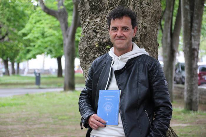 "Deliberatuki, deseroso zaizkidan gauzak idazteko urratsa egin dut"