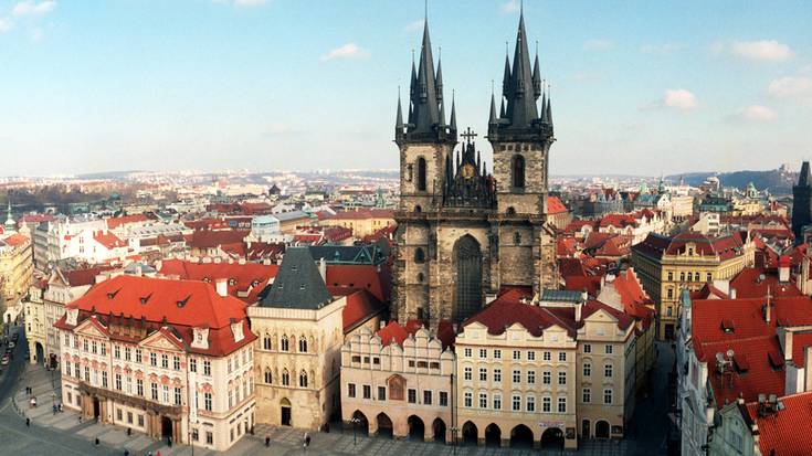 Yoga eta gimnasia saioak, eta hainbat bidaia antolatu ditu Beheko Plaza elkarteak