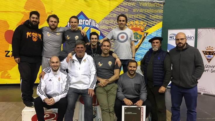 Irudietan: Danel Lopez zarauztarrak Euskadiko Halterofilia Txapelketa irabazi du