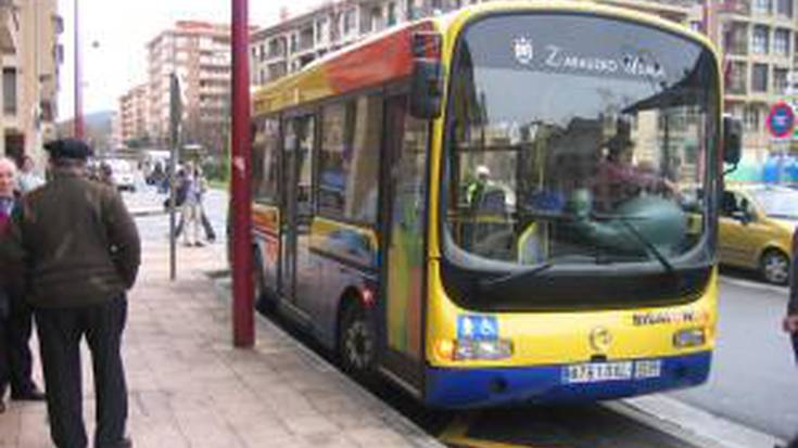 EH Bildu: "Udako gauetarako autobusen inguruko lanketa egiteko konpromisoa hartu du Udal Gobernuak"