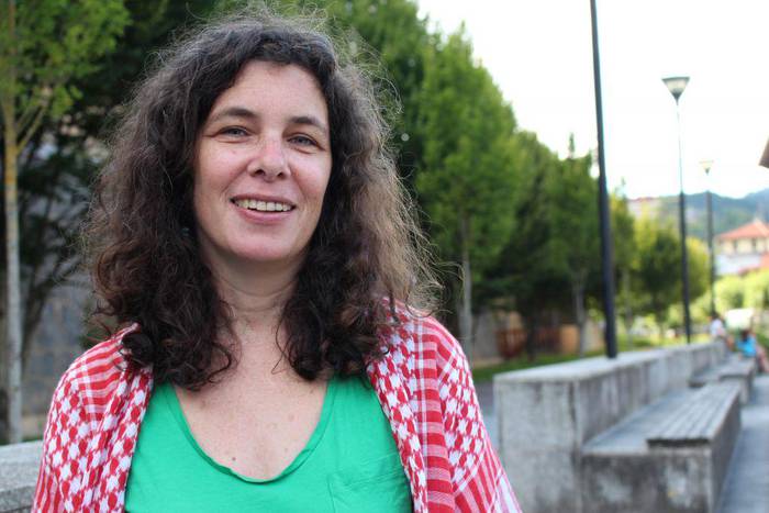 Tali Feld Gleiser: "Genozidio planifikatua da Israel Palestinan egiten ari dena"