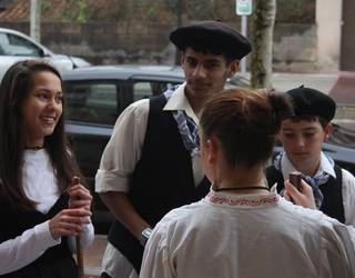 Santa eskean aterako dira asteazkenean Orioko ikastetxeetako ikasleak