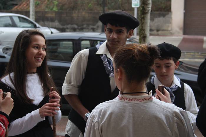 Santa eskean aterako dira asteazkenean Orioko ikastetxeetako ikasleak