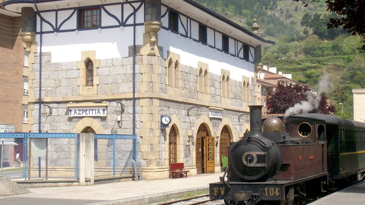 Abuztuko astegunetan ere izango da lurrun trenean ibiltzeko aukera