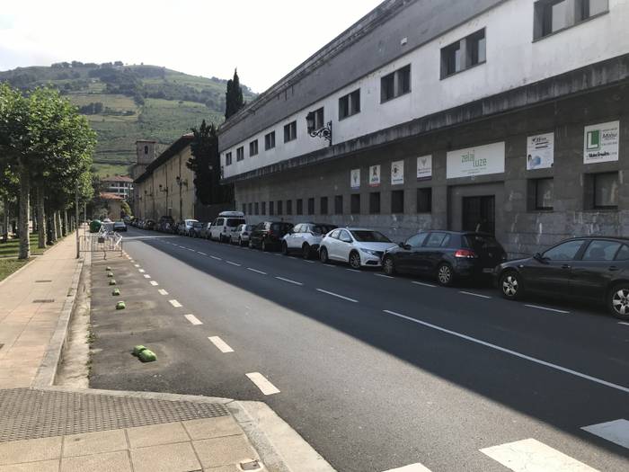 Festak direla eta, aldaketak izango dira herri barruko trafikoan eta aparkalekuetan