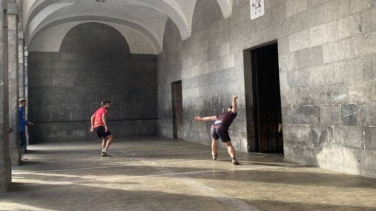 Bihar hasiko dira X. Pilotari Egunaren txapelketetako partidak, kanporaketa aurrekoekin