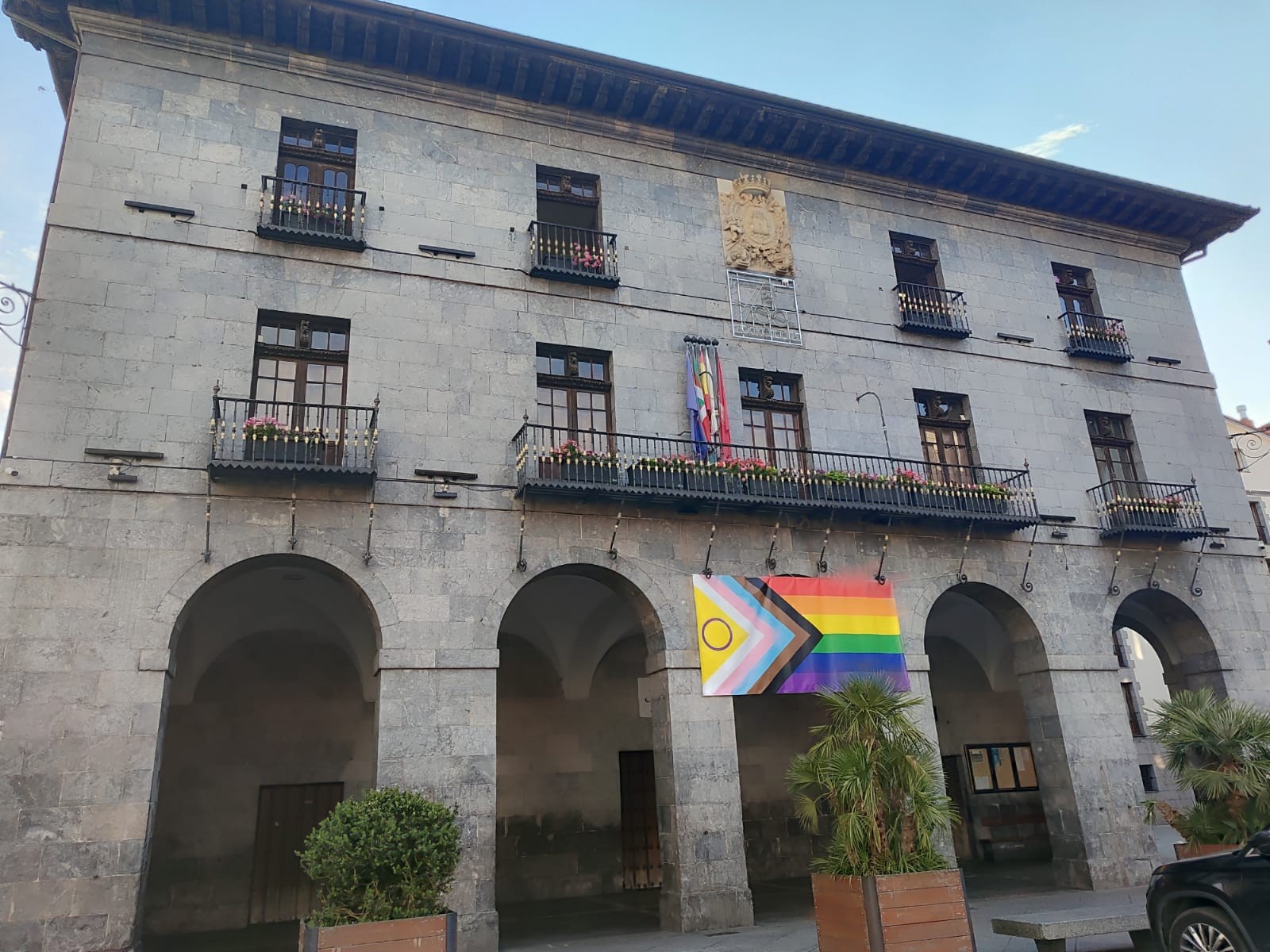 LGTBI Komunitatearen eskubideak aitortzeko adierazpena onartu du Azkoitiko Udalak