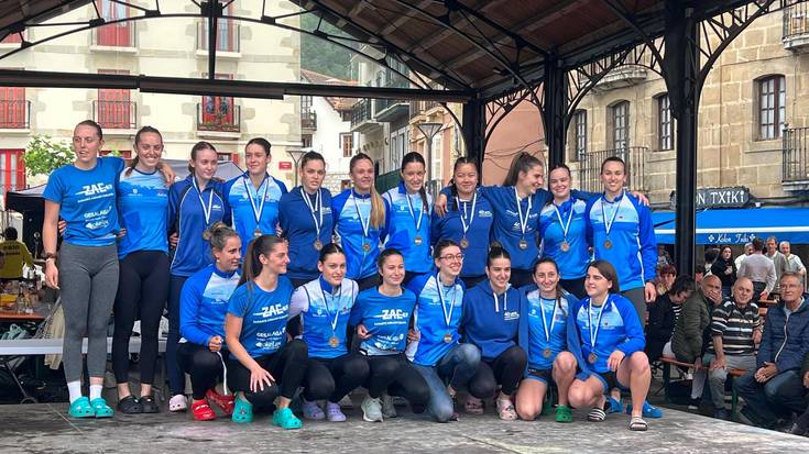 Lan bikaina egin dute Zarauzko traineruek Gipuzkoako txapelketan
