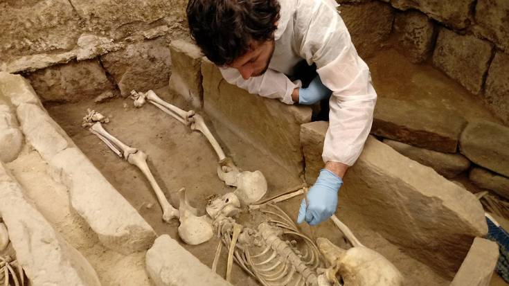 Aste Santuan, Zarauzko lehen nekropoliaren indusketa arkeologikoa ezagutzeko aukera 