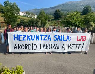 Jaurlaritzaren Hezkuntza Sailari hitzartutakoa betetzeko eskatuz mobilizatu dira Ikasberrin