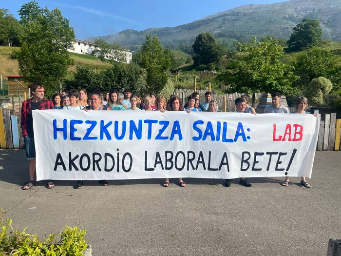Jaurlaritzaren Hezkuntza Sailari hitzartutakoa betetzeko eskatuz mobilizatu dira Ikasberrin