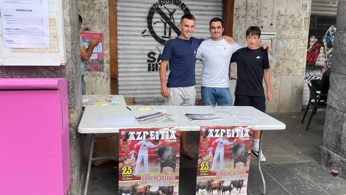 Errekortari txapelketarako sarrerak saltzeko mahaia gaur ere ipiniko dute plazan