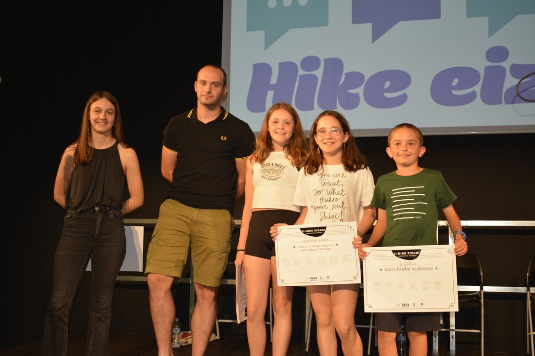 Asteazkenean amaituko da Hike Eizan! bertsopaper lehiaketara lanak aurkezteko epea