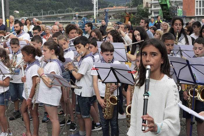 Orioko Danbolin Musika Eskolak Villabonako Musika Banden Topaketan parte hartuko du