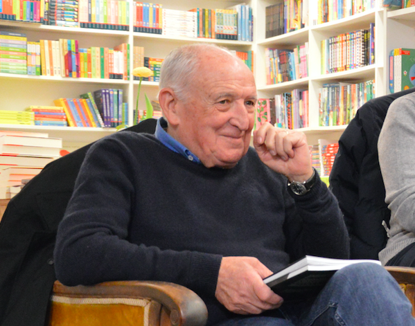 Anjel Lertxundiren ibilbide literarioa sarituko dute Irun literatura sarietan