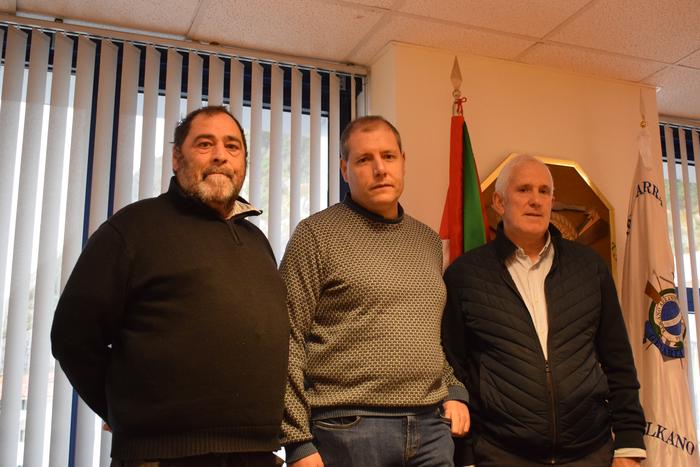 Kostan elkarteak "elkartasuna eta berotasuna" adierazi dio Felix Zubiari