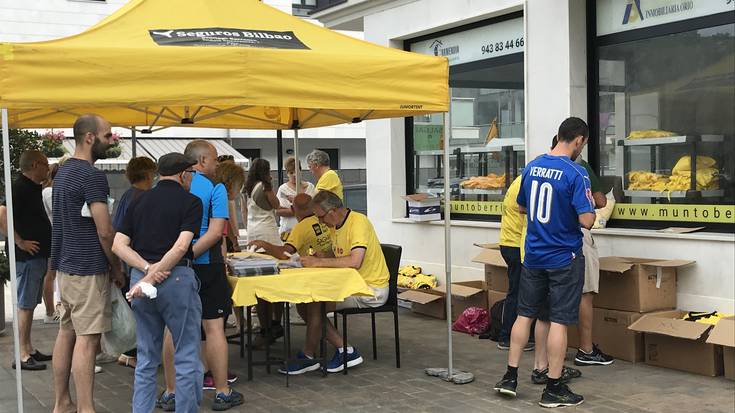 Bazkideek OAEko kamisetak hartzeko aukera dute gaur 13:00ak bitartean