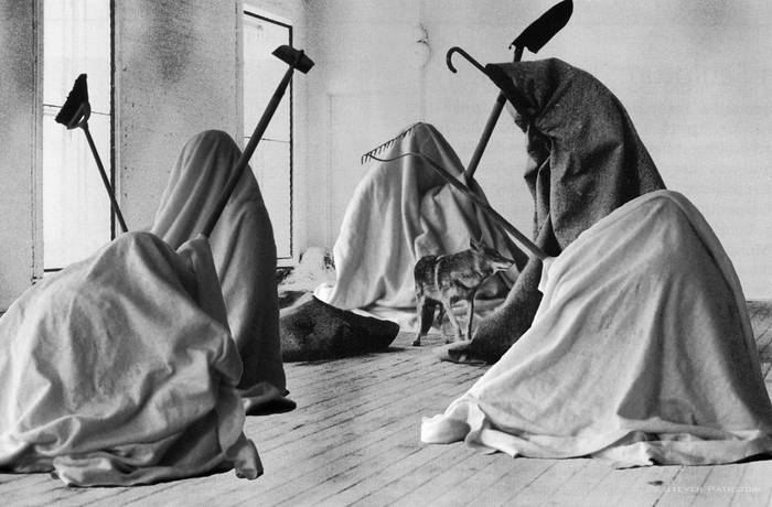 Joseph Beuys artistari eskainiko diote hurrengo Gela saioa