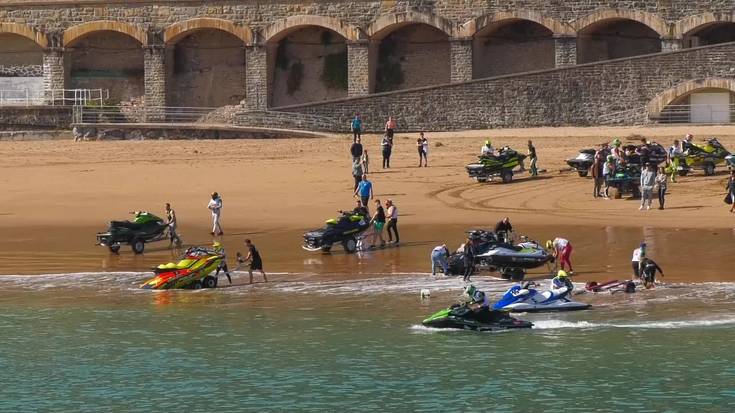 I. Basque Country Cup uretako motoen txapelketa jokatzen ari dira Getarian