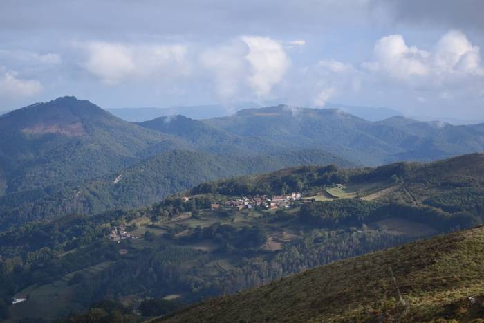 Ikatz Gane eta Aroztegia proiektuen kontra egiteko, laguntza eskatu du Sañu Bizirikek