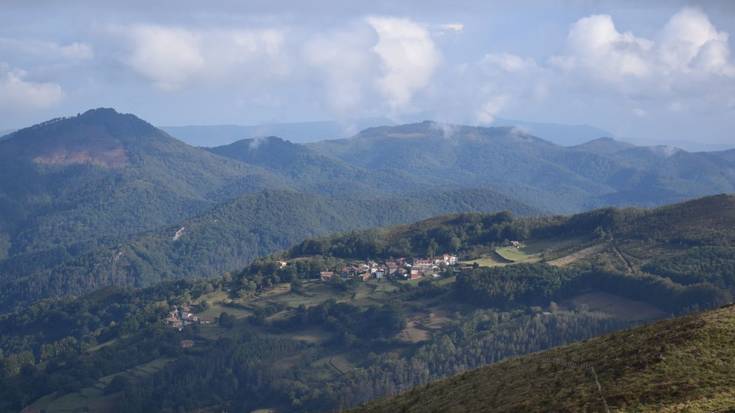 Ikatz Gane eta Aroztegia proiektuen kontra egiteko, laguntza eskatu du Sañu Bizirikek