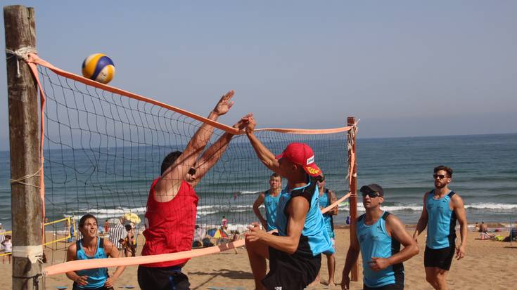 Zabalik dago I. Aidean Zarautz hondartzako boleibol txapelketan izena emateko epea