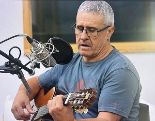 Karlos Iriarte: "'Negu paisaia' diskoa grabazio gordina da, garbi-garbia"