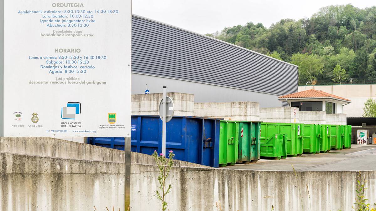 Udal langileen greba dela eta, UKUEk eta udalak zerbitzu murritzagoa emango dute bihar