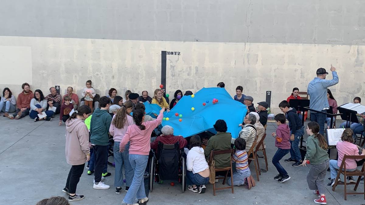 Ikasturte amaierako festa egingo du gaur Musika eta Dantza Eskolak