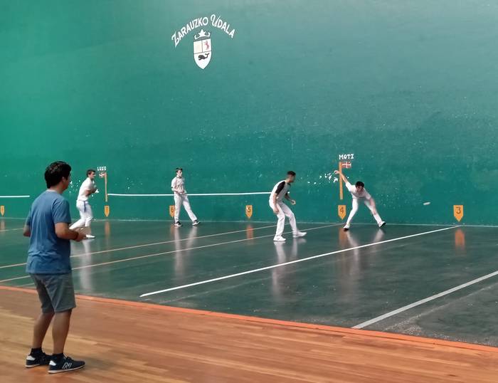 Giro ederra Zarauzko I. Esku Pilota Txapelketako bigarren finalerdietan