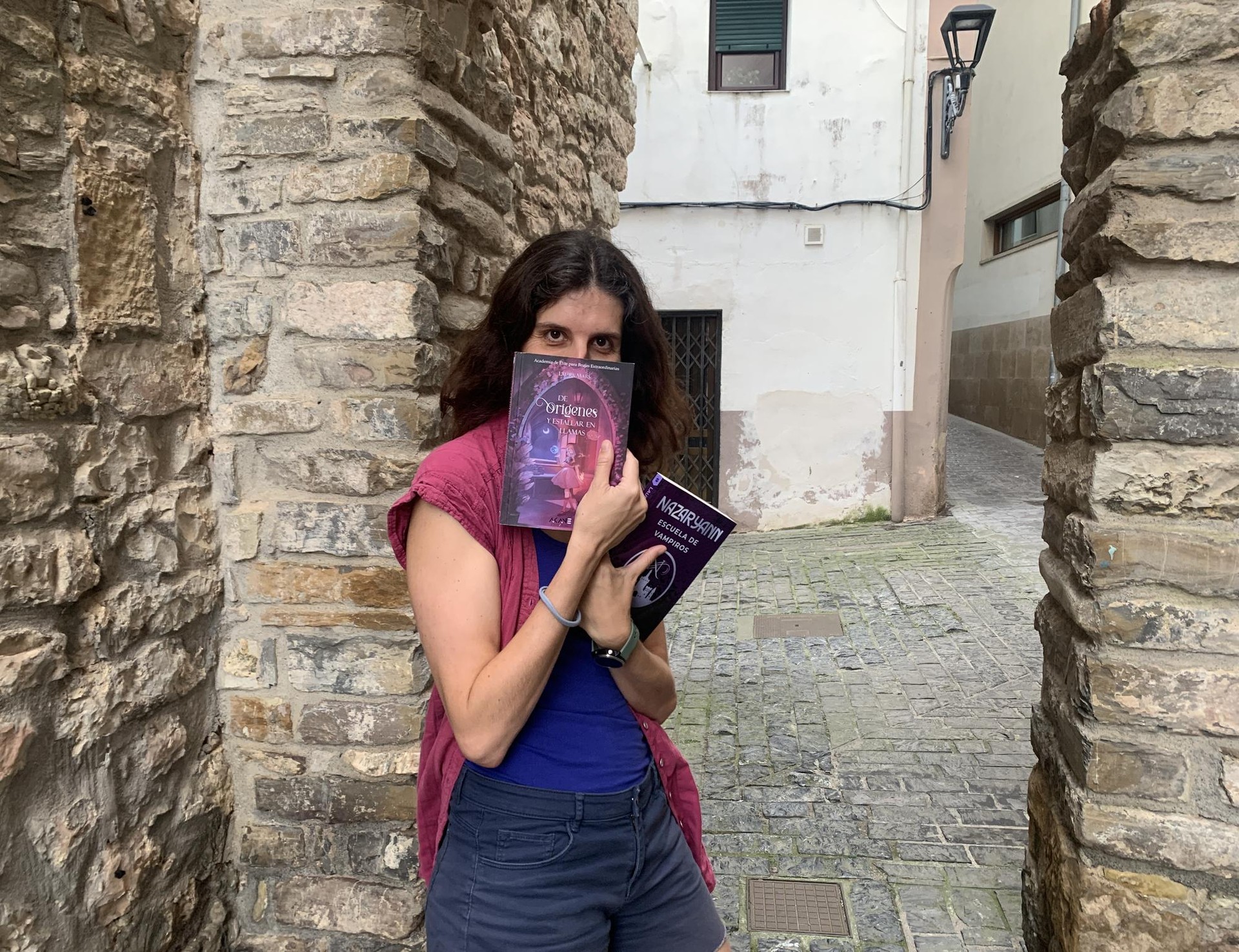 Laura Mars: "Fantasia idaztean koherentea izan behar duzu; bestela dena eroriko zaizu"